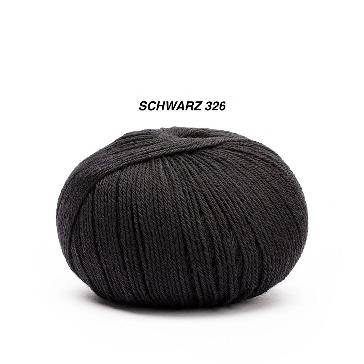 Pascuali Merino Baby, Garnknäuel in Schwarz 326  auf weissem Hintergrund
